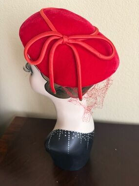1950s vintage Red Velvet Bow Pillbox Hat with Veil